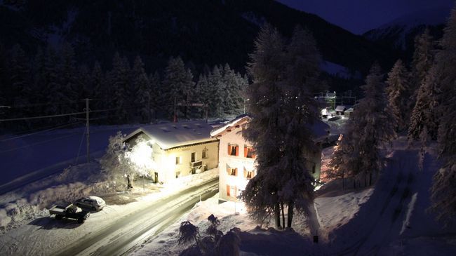 Hotel Veduta Cinuos-Chel Buitenkant foto