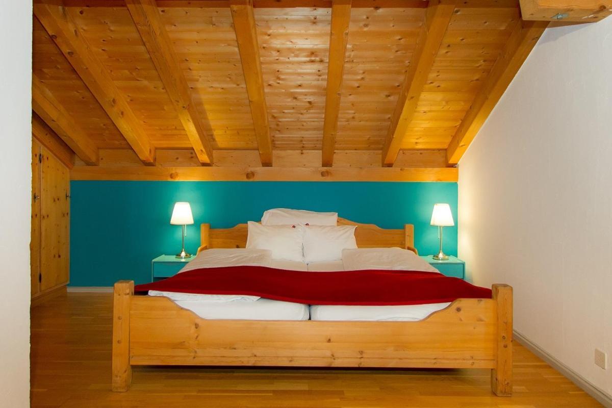 Hotel Veduta Cinuos-Chel Buitenkant foto