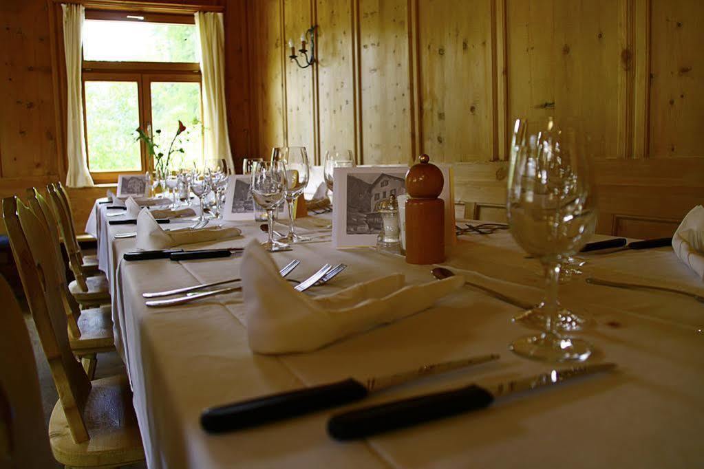 Hotel Veduta Cinuos-Chel Buitenkant foto