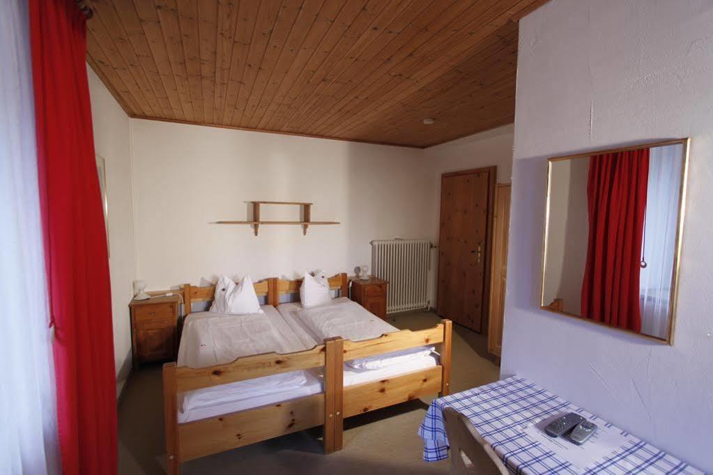 Hotel Veduta Cinuos-Chel Buitenkant foto