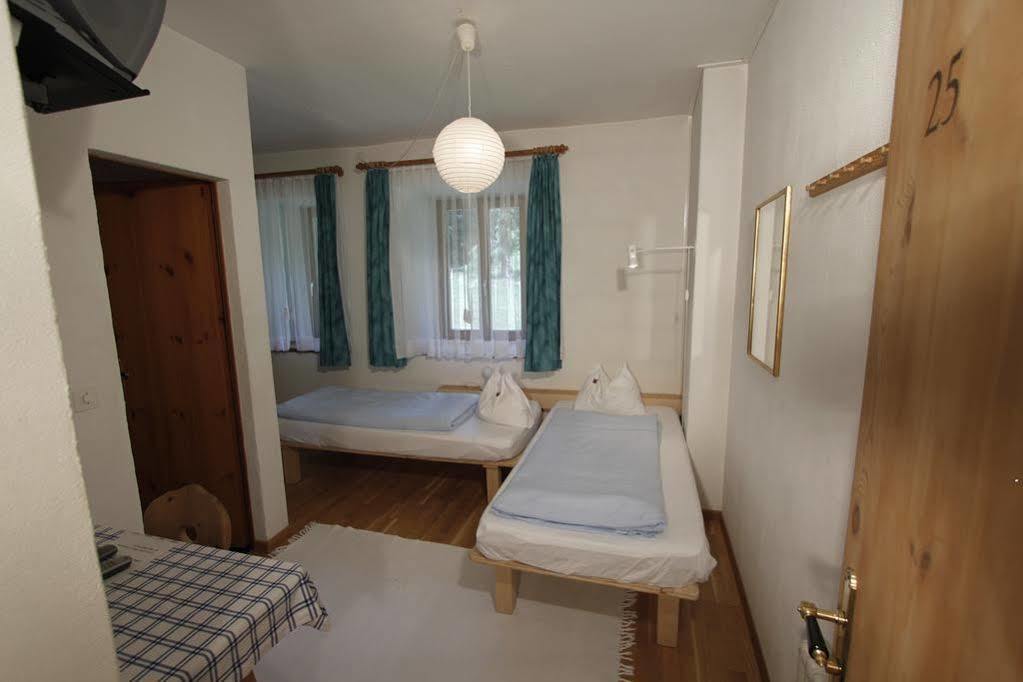 Hotel Veduta Cinuos-Chel Buitenkant foto