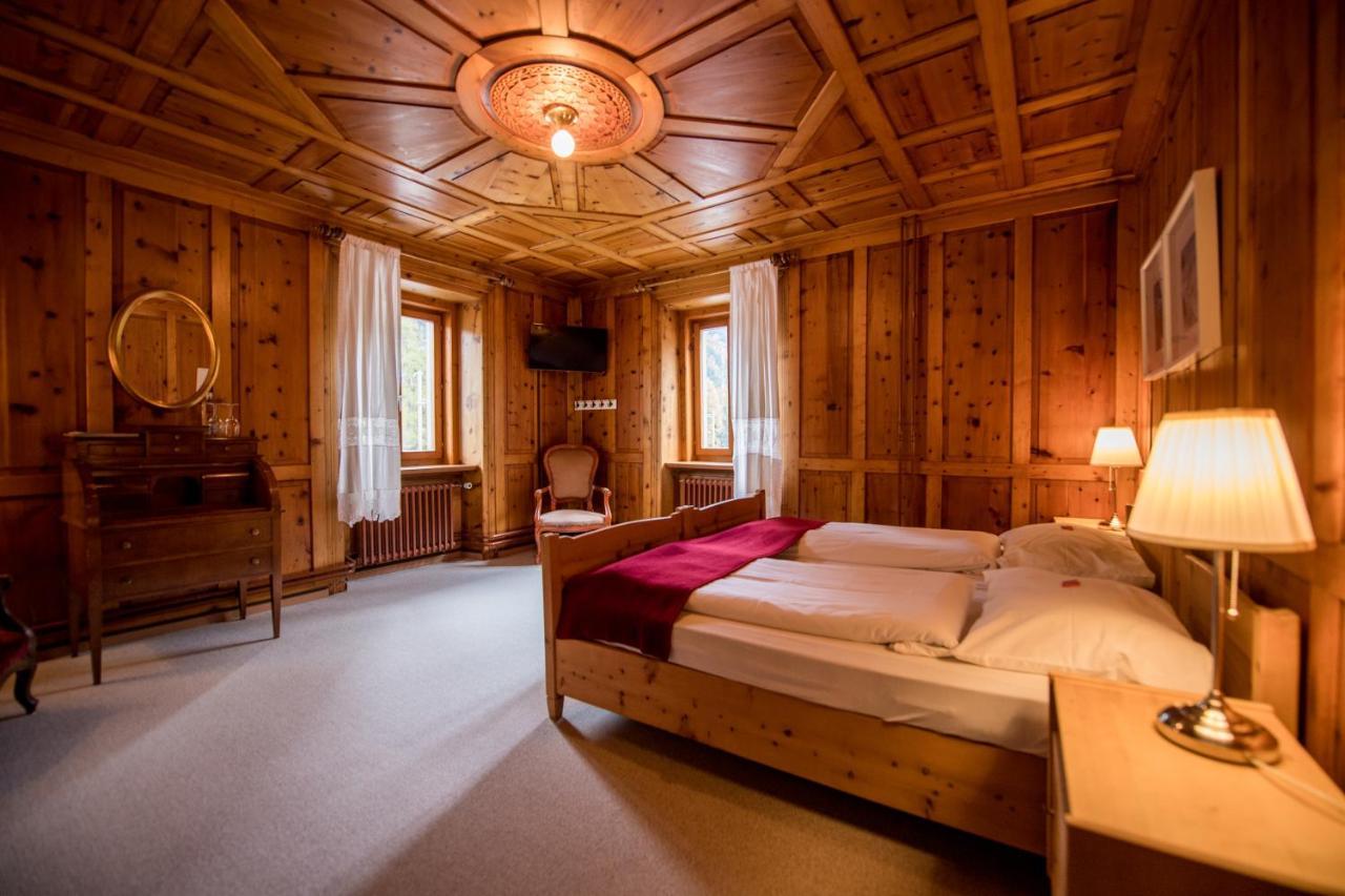 Hotel Veduta Cinuos-Chel Buitenkant foto